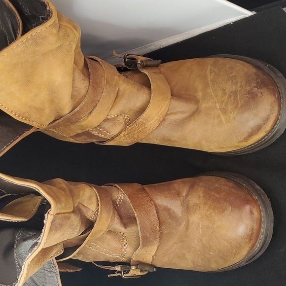 Shoes - Steve Madden Boots SZ 8